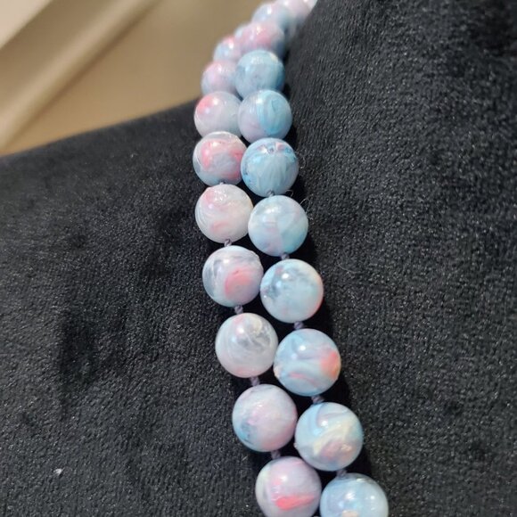 Women's Pink & White Two Layer Round Beaded Fashion Jewelry Necklace - Picture 5 of 7